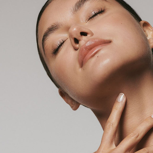 A Cleansing Guide for Sunscreen Users (Which Should Be Everyone!)